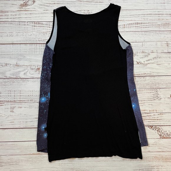 Women's Rock & Republic Star Wars Embellished Flowy Tank - Picture 4 of 4